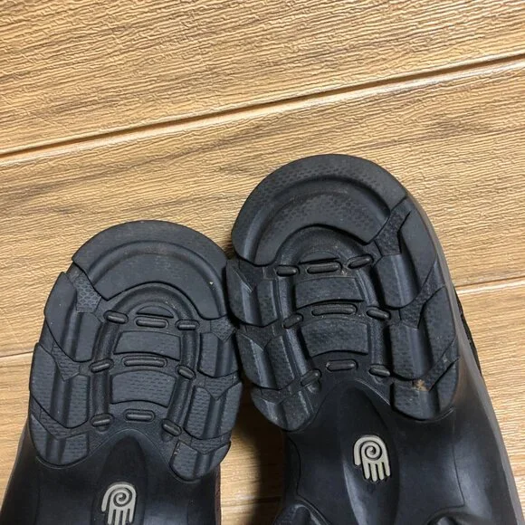 Teva men brown and black leather clogs, round toe, size 10.5 